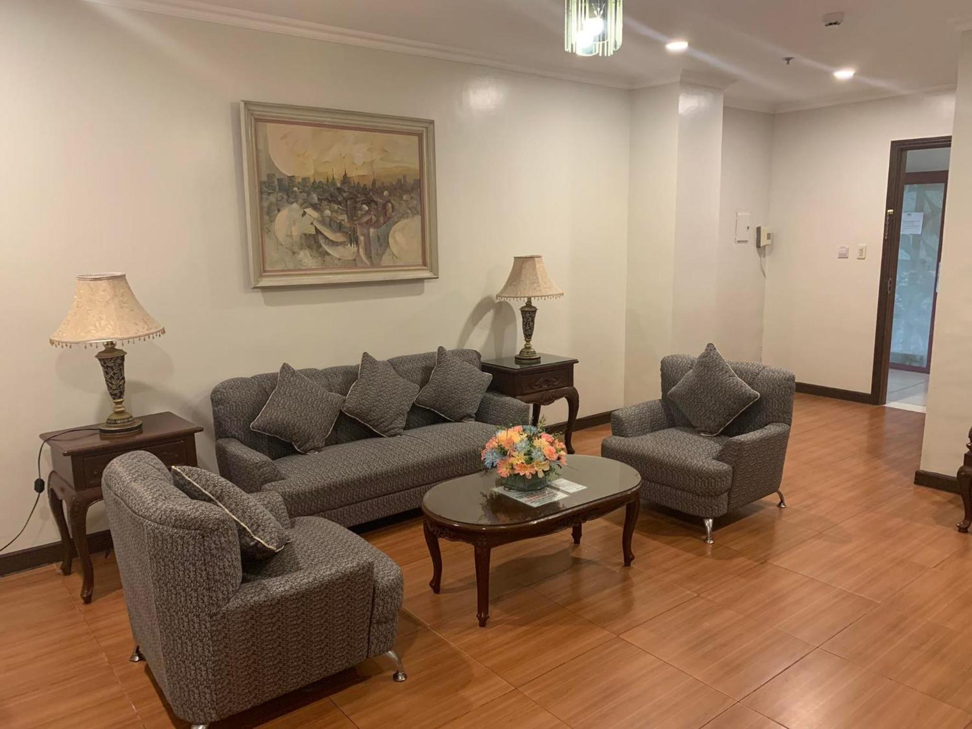 Crown Royale Hotel Balanga Экстерьер фото